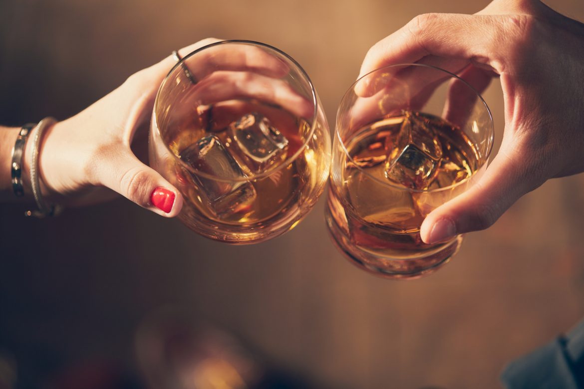 ¿Qué son los whiskies Distillers Edition? - Drinks&Co